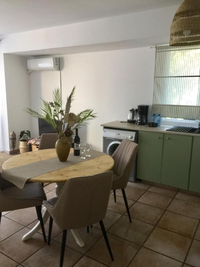 Vangelios Apartments Пафос Экстерьер фото