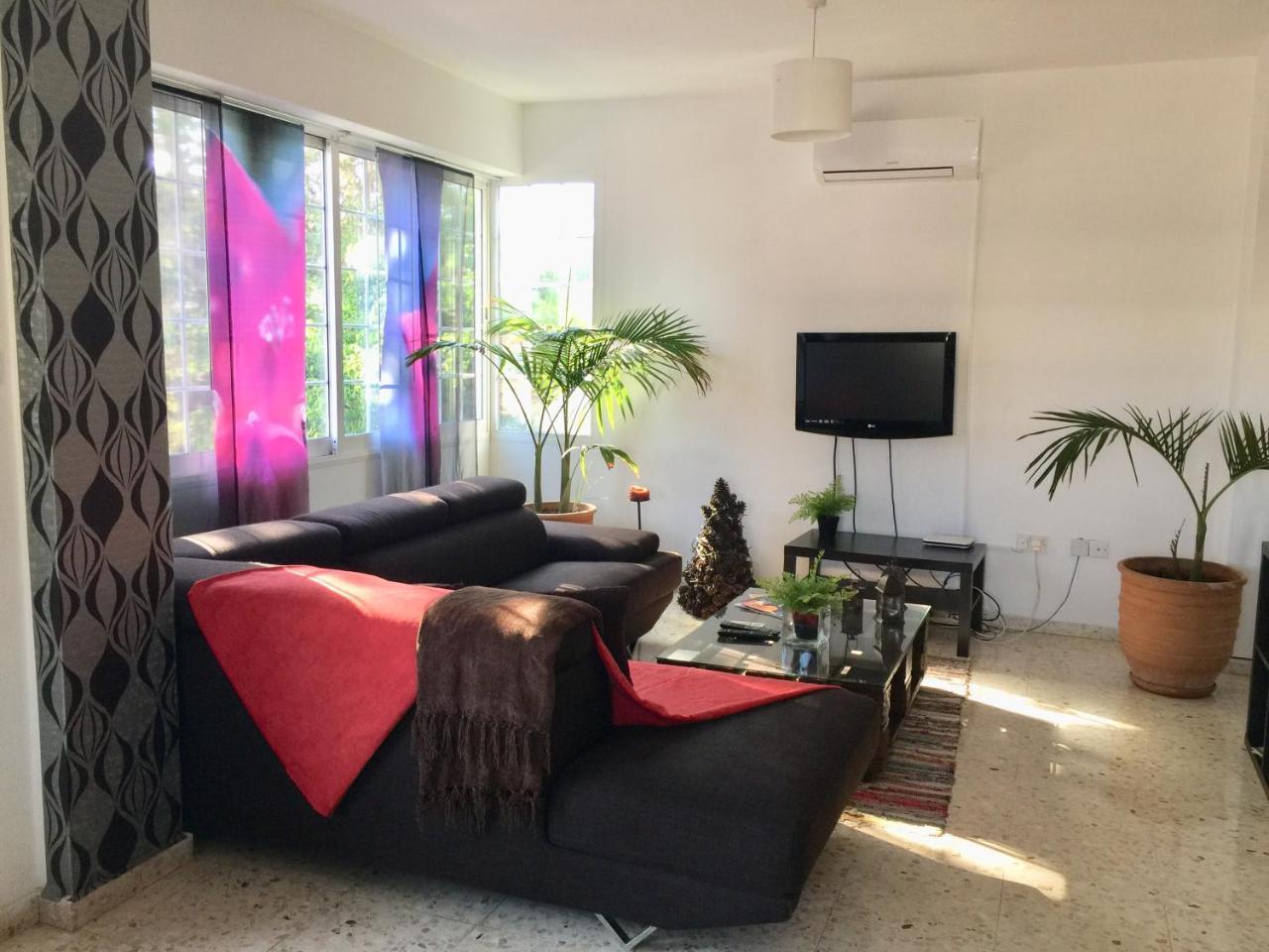 Vangelios Apartments Пафос Экстерьер фото